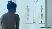 video супер сексуальная крошкабрюнетка играет sex