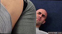 video ホットな裸のストレート消防士が初めてゲイを撮影ヌードヨガをする sex