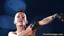 video экстремальный фетиш с иглами на публичной сцене sex