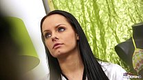 video sexbomb пришла на фейковый кастинг и ее уговорили трахнуть незнакомого агента sex