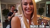 video mofos я знаю эту девушку опоздал на минет с натальей старр в главной роли sex