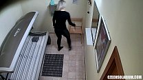 video мастурбирующая девушка не имеет ни малейшего представления о камере sex