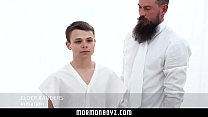 video едва законный миссионер кончает во время траха sex