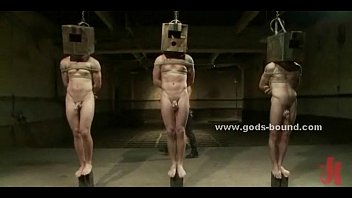 video рабу связывают его член и яйца sex