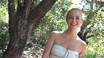 video povlifeブロンドティーンカシジェームズは屋外でコックをファックを吸う sex