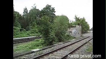 video немецкий hariy реальный писает на публике в любительском видео sex