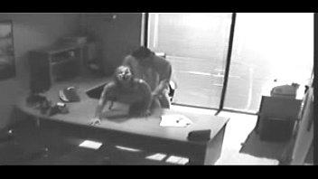 video 机の上のオフィスでのセキュリティカメラフィルムセックス sex