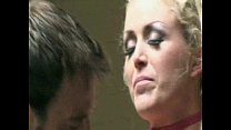 video 倉庫で犯された英国の女レベッカスマイス sex