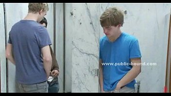 video 美しい十代の少年はディックを吸うようになる sex