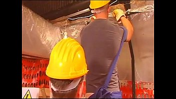video 角質の建設労働者はコック休憩を取る sex