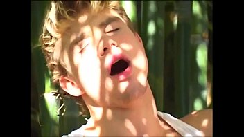 video 大きなズキズキするコックですべての穴を叩く若い筋肉質のスタッド sex