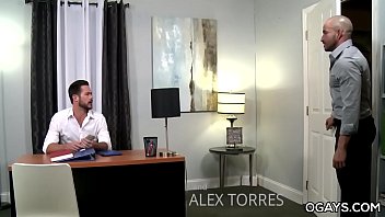 video mike de marko fode seu parceiro gay com seu pau enorme sex