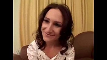 video 彼女の売春婦の顔と彼女に唾を吐く sex
