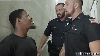 video голый черный полицейский гей первый время бля в белый полицейский с некоторыми sex