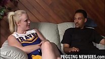 video я наконец нашел девушку которая любит трахать парней страпоном sex
