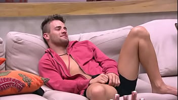 video bbb rafael de paul duro in the living room sex
