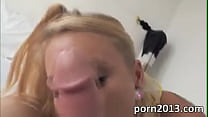 video 超ホットなブロンドのベイビーは後背位を犯されて彼女のお尻に指で触れました sex