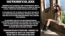 video привлекательная и горячая блондинка лежит на чуваке sex