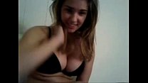 video горячая тинка показывает себя перед камерой sex
