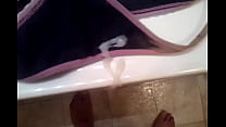 video я кончаю в грязные трусики подруги моей жены sex
