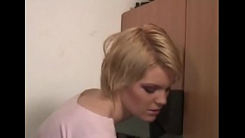video потрясающий молодой совершеннолетний подросток получает ее сочную киску облапанная непостижимо sex