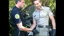 video два вылизывающих задницу полицейскихгеев делают минет и трахают попку перед кончанием их порции спермы sex
