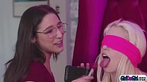 video abella использует киску и сквирт для дегустации с завязанными глазами sex