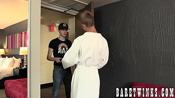 video твинк с большой задницей хочет чтобы это было жестко и глубоко в очко sex