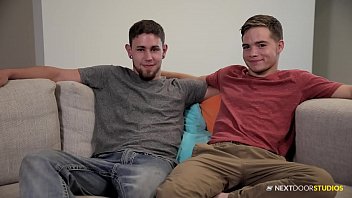 video трах без презерватива для симпатичного студента и первого друга sex