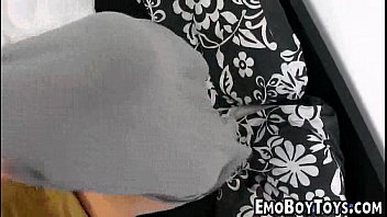 video тинка трахает пальцами его тугую задницу sex