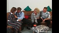 video две толстые и возбужденные дамы отсасывают член sex