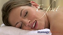 video マッサージルーム熱い小石の官能的な前戯は69erで終わります sex