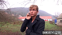 video сладко выглядящий чувак делает без презерватива твинкинижнюю сучкусоседку sex