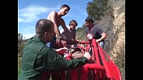 video черная милфа с огромными бидонами келли старр сталкивается с возбужденной группой владельцев ранчо и получает sex
