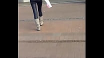 video горячая блондинка в леггинсах sex