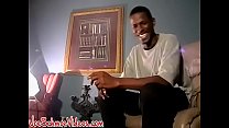 video супер горячая чернокожая любительница заставляет его член брызгать спермой в любительском видео sex