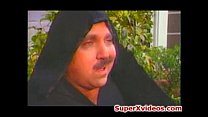 video милфа трахается с горячей брюнеткой на улице sex