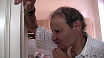 video неверная брюнетка сосет и скачет на члене бабушки sex