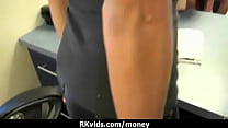 video симпатичная азиатка делает двойной минет и получает сперму sex