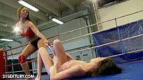 video nudefightclubがアンジェリカハートvsデニサドールをプレゼント sex