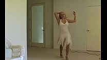 video сногсшибательная возлюбленная наслаждается курением сигарет sex