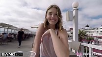 video настоящие тинки тинка играет с киской на публике в видео от первого лица sex