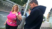 video 巨大なおっぱいで泥棒を誘惑した sex