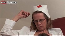 video 汚い成熟した女性は彼女の猫をなめます sex