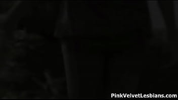 video ホットブルネットの女の子は彼らの離陸 sex
