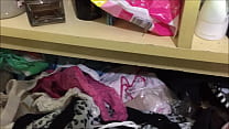 video 一人で仕事をしている友人の家のcdzinhalimasp私は彼の23歳の娘の部屋に行く機会を得ました sex