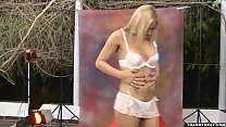 video она блондинкашмель с большими сиськами мастурбирует sex