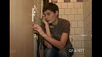 video симпатичная красотка раздвигает ноги sex