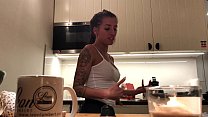 video идеальные игровые автоматы на кухонной камере сильвия без бюстгальтера и ее потрясающие соски sex