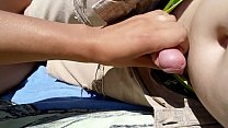 video девушка мастурбирует парня на общественном пляже sex